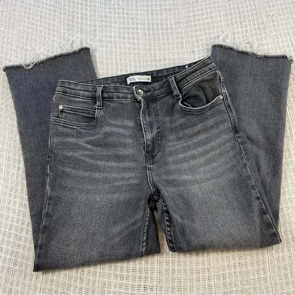 Zara Gray Cropped Flare Jeans High Rise Raw Hem Stretch Size 8 Distressed Womens - Picture 8 of 15